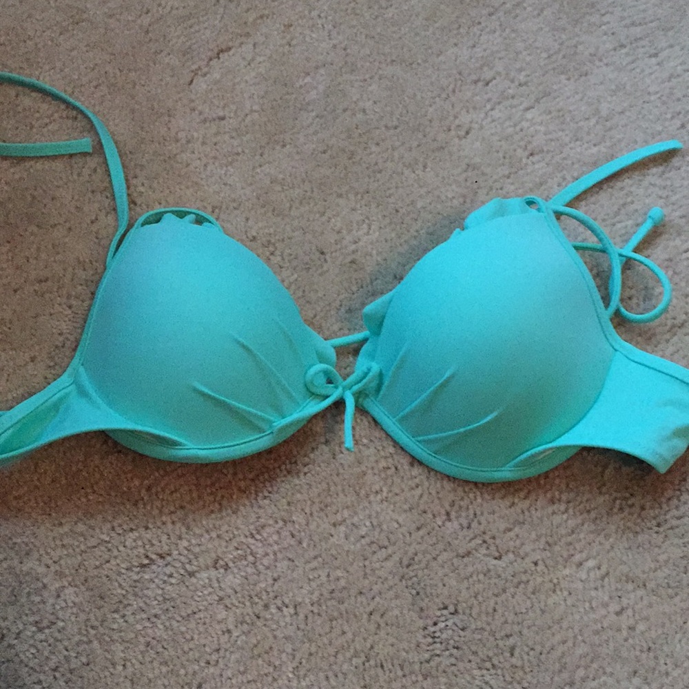 Victoria’s Secret bikini top